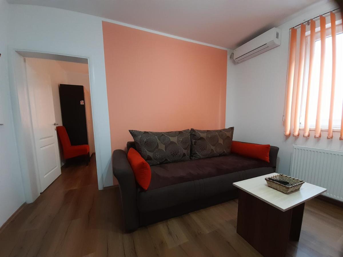 Kety Apartments Kragujevac Kültér fotó
