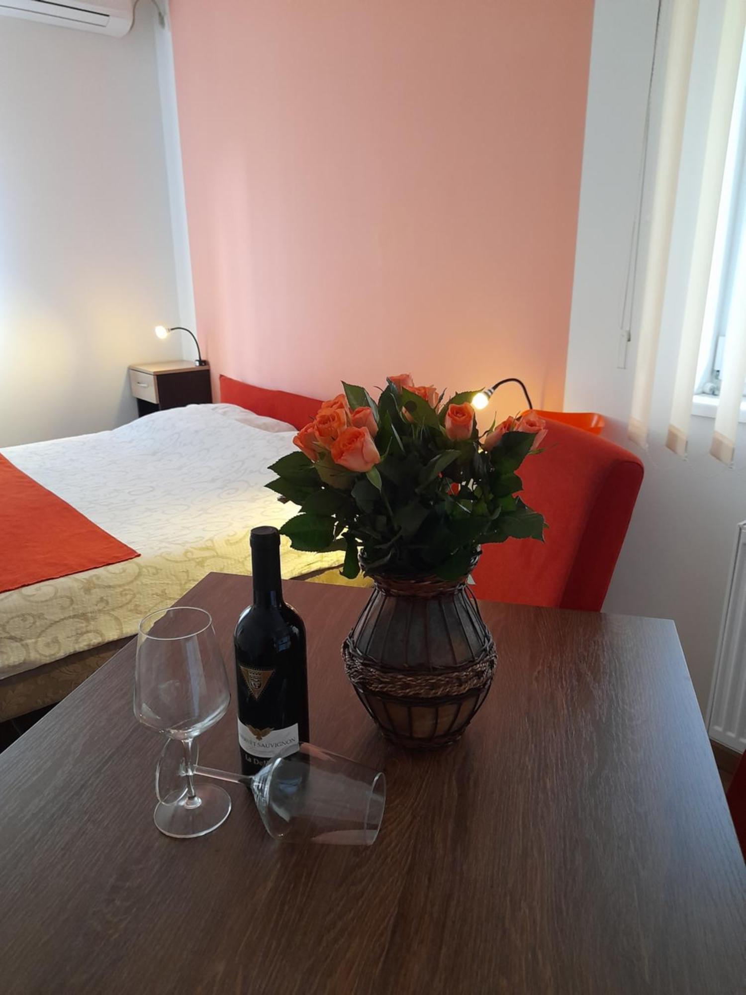 Kety Apartments Kragujevac Kültér fotó