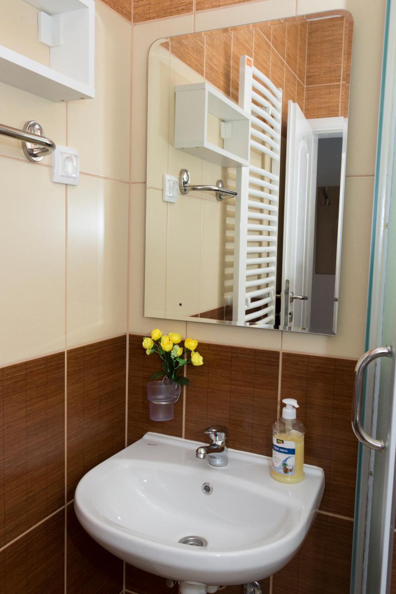 Kety Apartments Kragujevac Szoba fotó