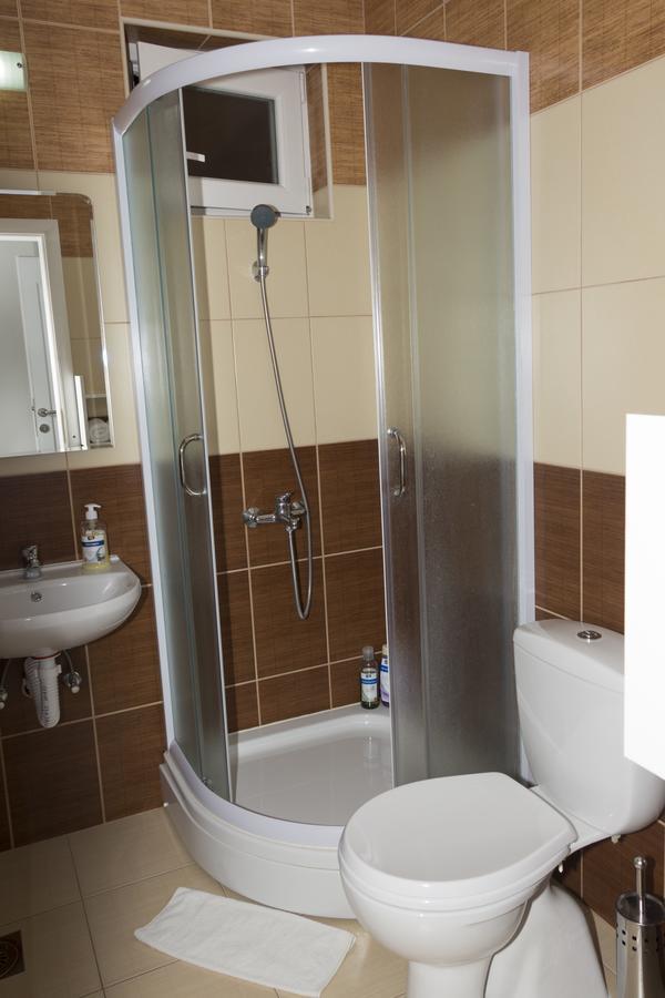 Kety Apartments Kragujevac Kültér fotó